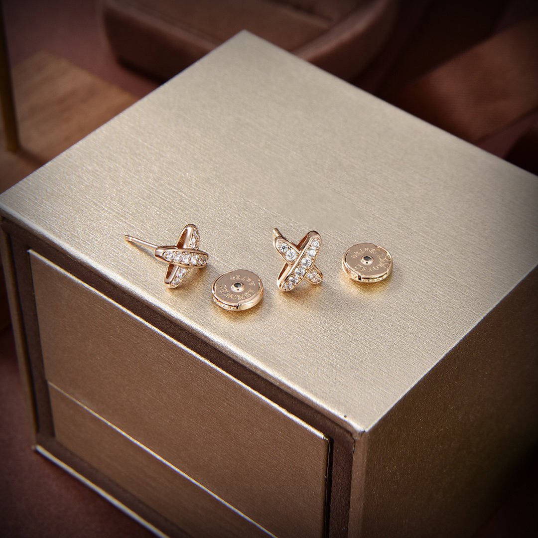 [Triumph Jewelry]JEUX DE GOLD DIAMOND EARRINGS
