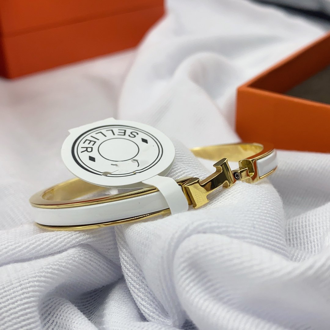 [Triumph Jewelry]CLASSIC HM CLIC WHITE 8MM ENAMEL BRACELET
