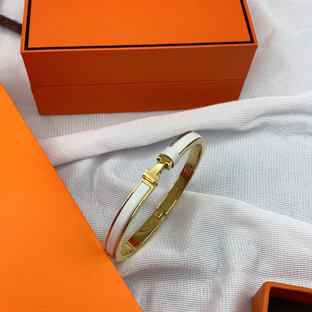 [Triumph Jewelry]CLASSIC HM CLIC WHITE 8MM ENAMEL BRACELET