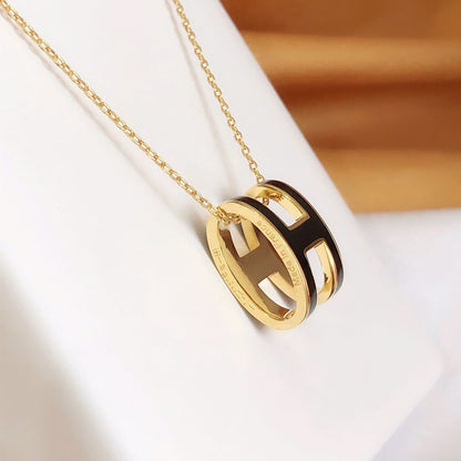 [Triumph Jewelry]HM CLIC BLACK ENAMEL GOLD NECKLACE