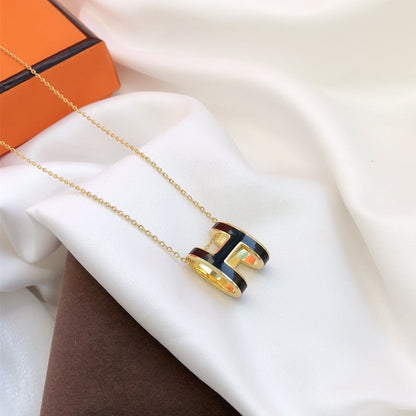 [Triumph Jewelry]HM CLIC BLACK ENAMEL GOLD NECKLACE