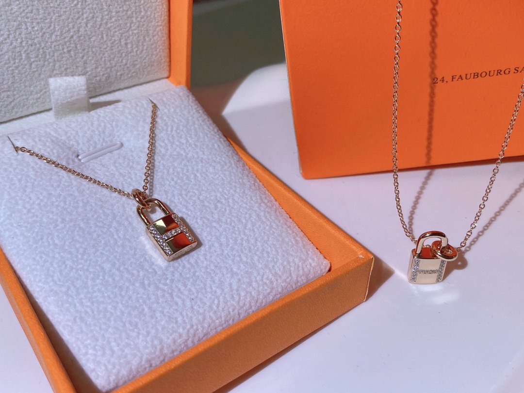 [Triumph Jewelry]HM ADVANCED NICHE LOCK HEAD NECKLACE DIAMONDS
