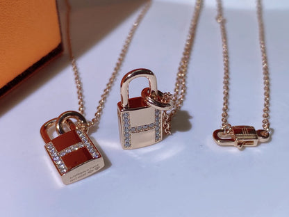 [Triumph Jewelry]HM ADVANCED NICHE LOCK HEAD NECKLACE DIAMONDS