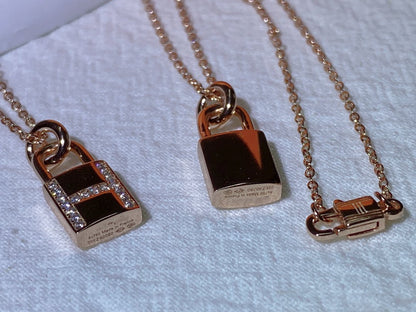 [Triumph Jewelry]HM ADVANCED NICHE LOCK HEAD NECKLACE DIAMONDS