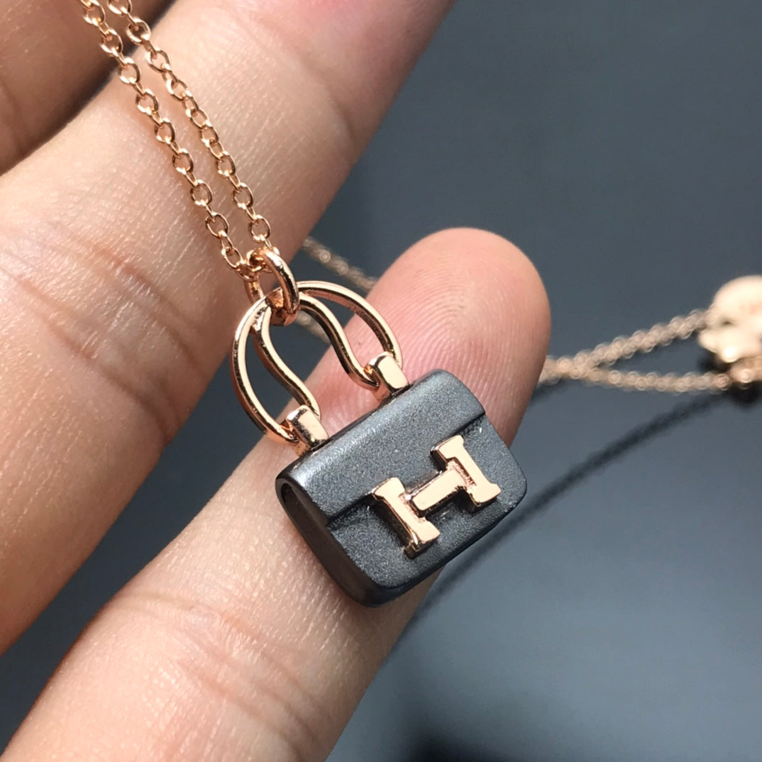 [Triumph Jewelry]WOMEN'S HM AMULETTES CONSTANCE PENDANT NECKLACE