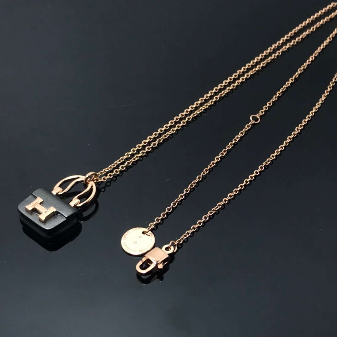 [Triumph Jewelry]WOMEN'S HM AMULETTES CONSTANCE PENDANT NECKLACE