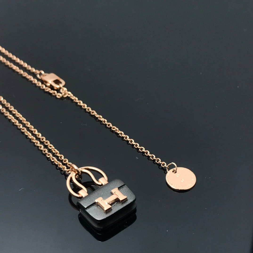 [Triumph Jewelry]WOMEN'S HM AMULETTES CONSTANCE PENDANT NECKLACE