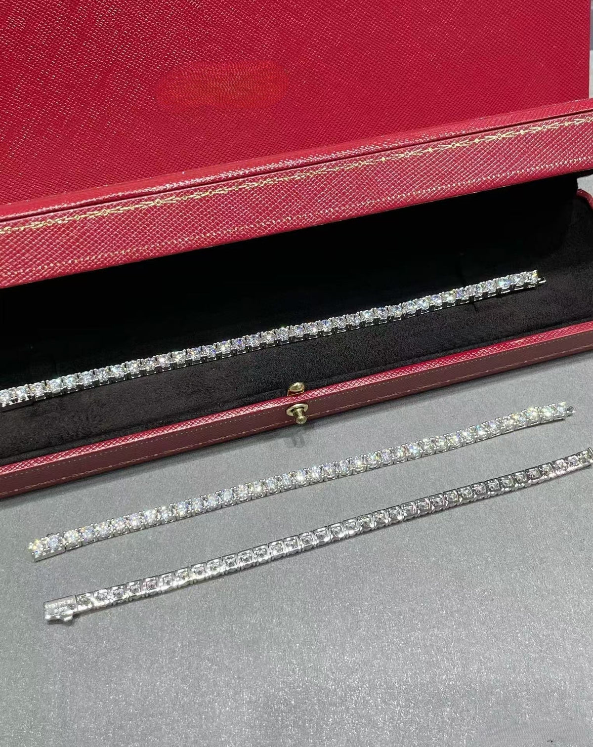 [Triumph Jewelry]TENNIS BRACELET WITH FULL DIAMOND SETTING