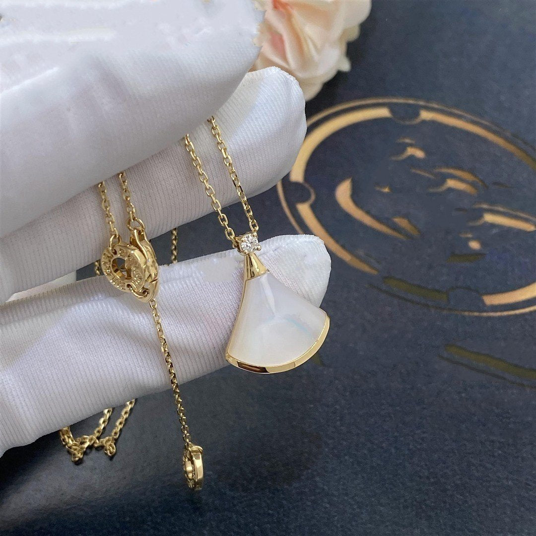 [Triumph Jewelry]DREAM NECKLACE WHITE MOP GOLD 1 DIAMOND