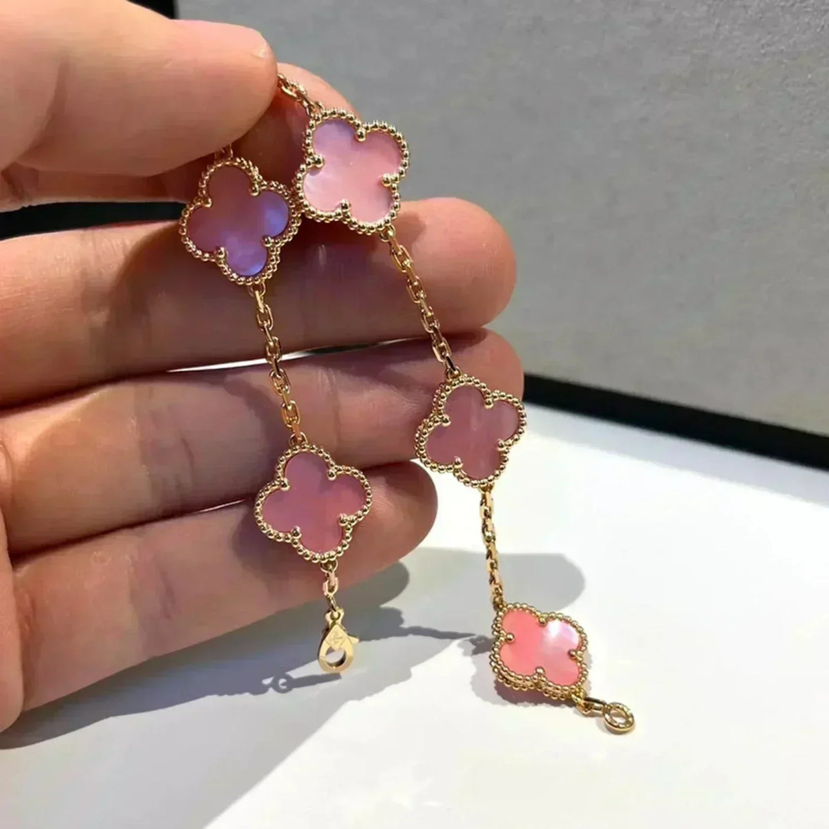 [Triumph Jewelry] CLOVER 5 MOTIFS  PINK MOP BRACELET COLLECTION