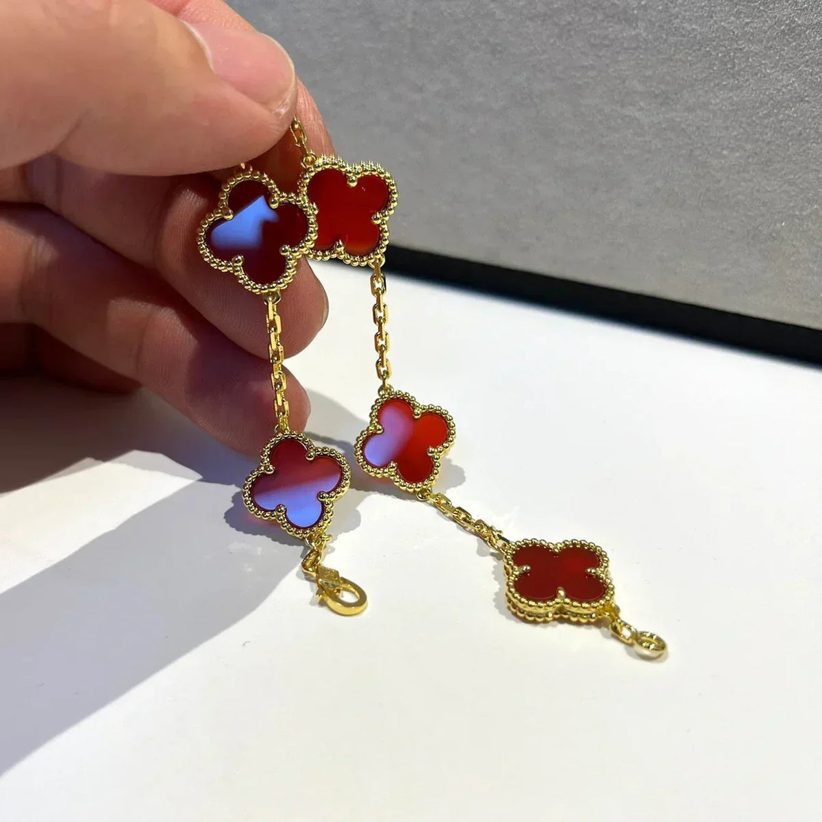 [Triumph Jewelry] CLOVER 5 MOTIF RED CORNELIAN BRACELET COLLECTION