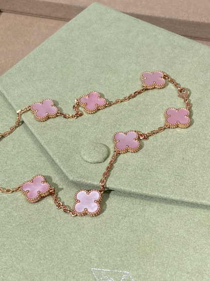 [Triumph Jewelry Jewellery] Pink Necklace with Ten Clover Designs