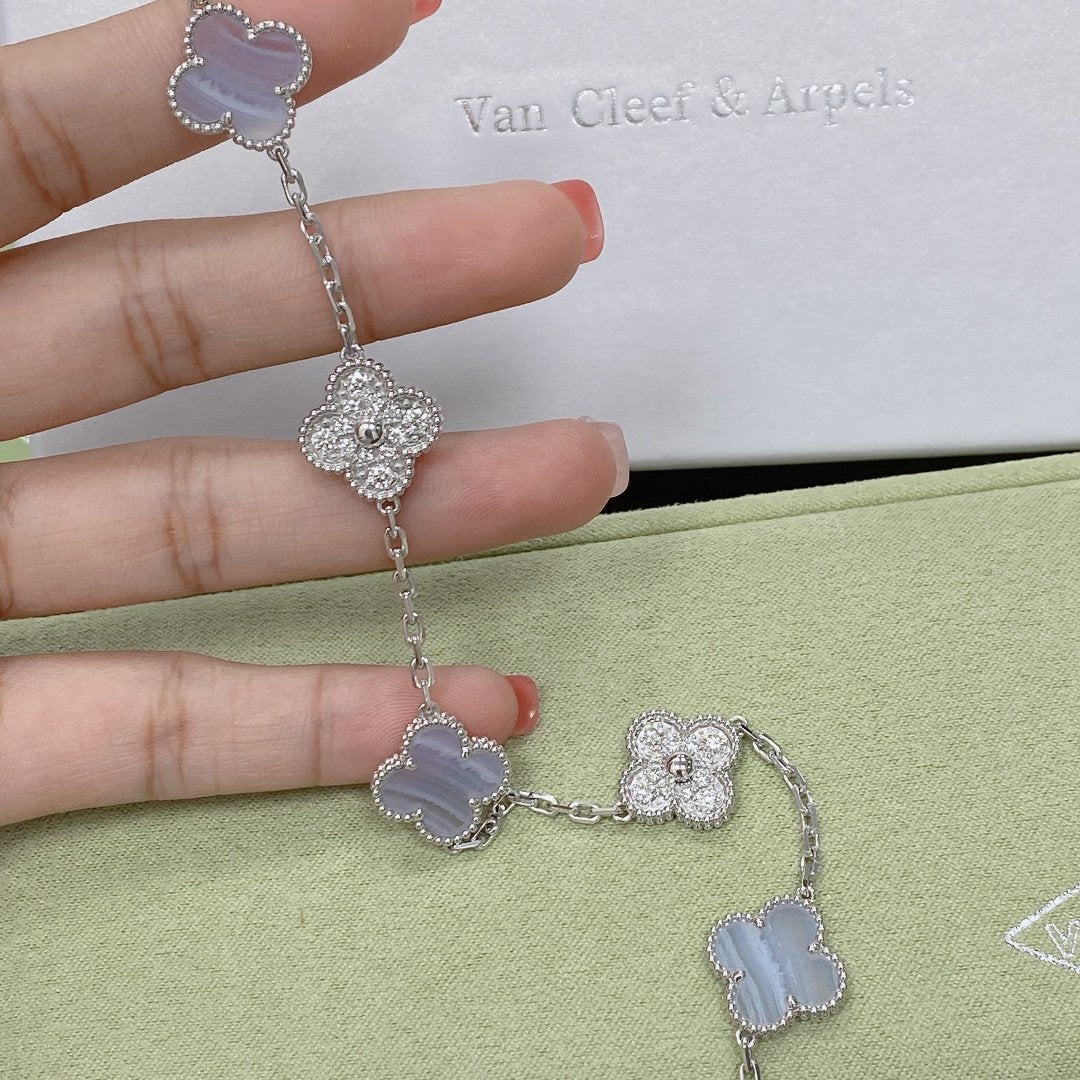 [Triumph Jewelry] CLOVER 5 MOTIF PURPLE CHALCEDONY BRACELET COLLECTION