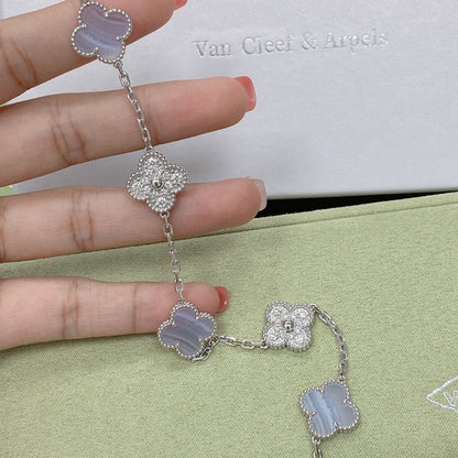 [Triumph Jewelry] CLOVER 5 MOTIF PURPLE CHALCEDONY BRACELET COLLECTION