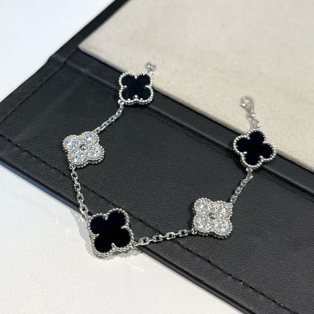 [Triumph Jewelry] CLOVER 5 MOTIF ONYXS BRACELET COLLECTION