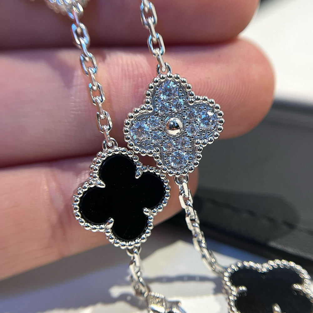 [Triumph Jewelry] CLOVER 5 MOTIF ONYXS BRACELET COLLECTION