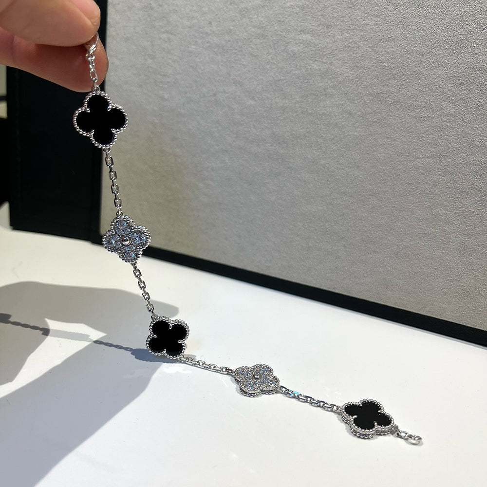 [Triumph Jewelry] CLOVER 5 MOTIF ONYXS BRACELET COLLECTION