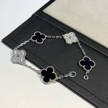 [Triumph Jewelry] CLOVER 5 MOTIF ONYXS BRACELET COLLECTION
