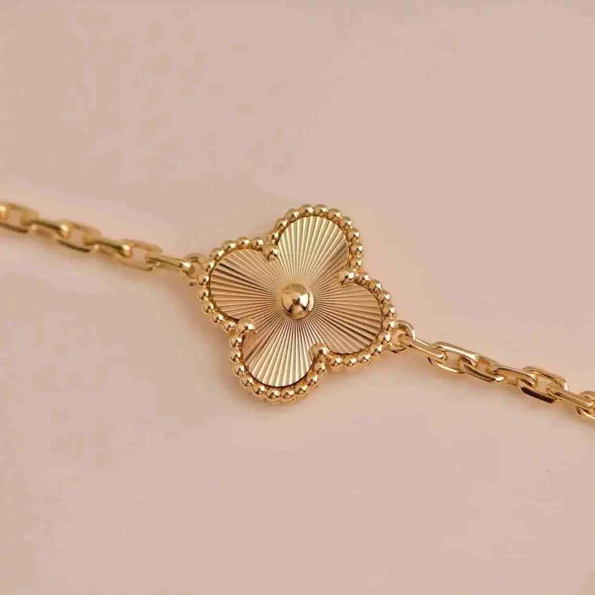 [Triumph Jewelry] CLOVER 5 MOTIF LASER BRACELET COLLECTION