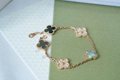 [Triumph Jewelry] CLOVER 5 MOTIF GRAY MOP BRACELET COLLECTION