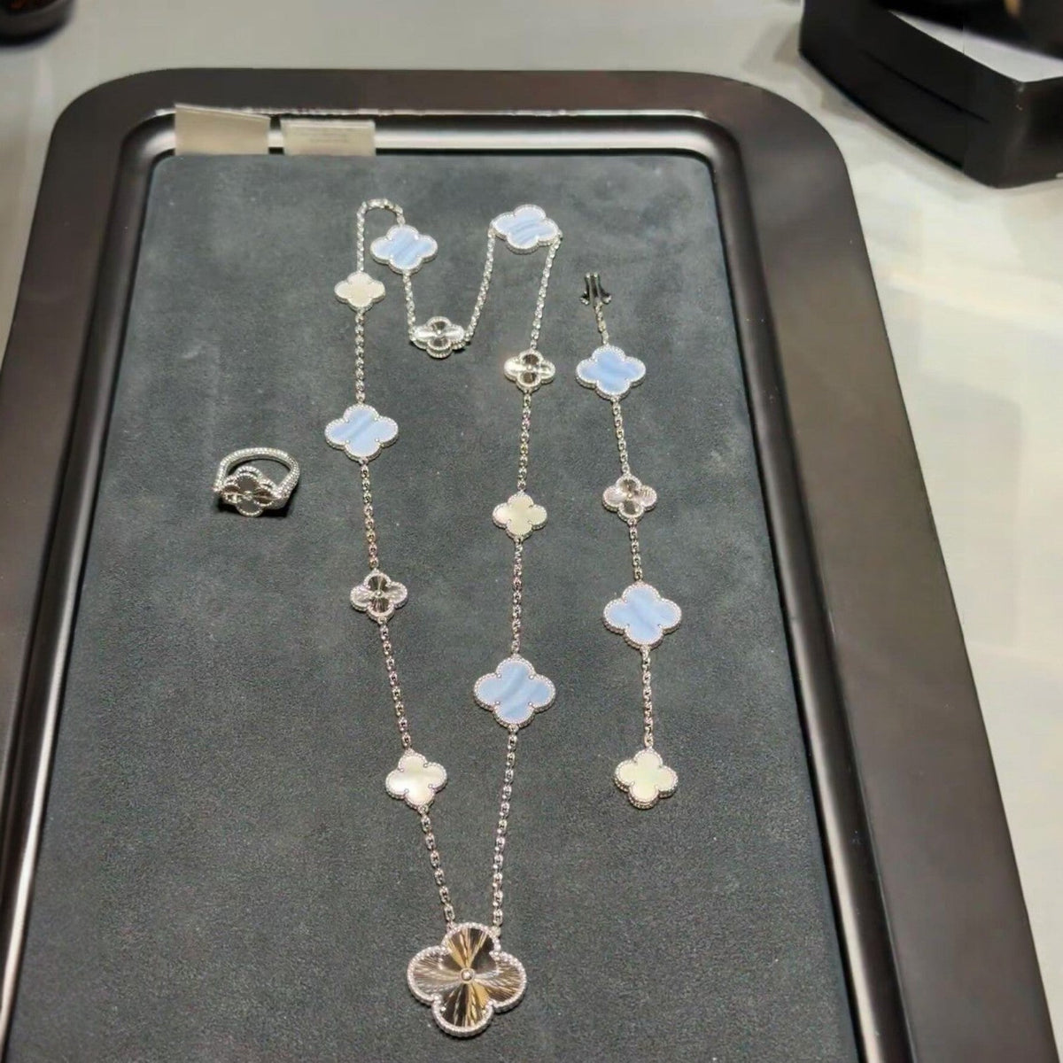 [Triumph Jewelry]DETACHABLE CLOVER 15(11+4) FLOWER SILVER NECKLACE SET