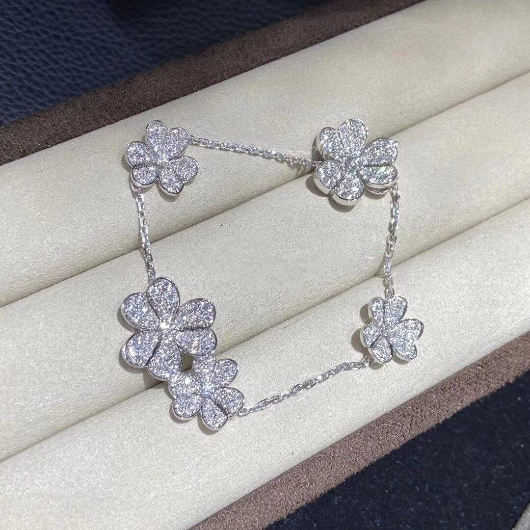 [Triumph Jewelry]FRIVOLE SILVER 5 FLOWERS BRACELET