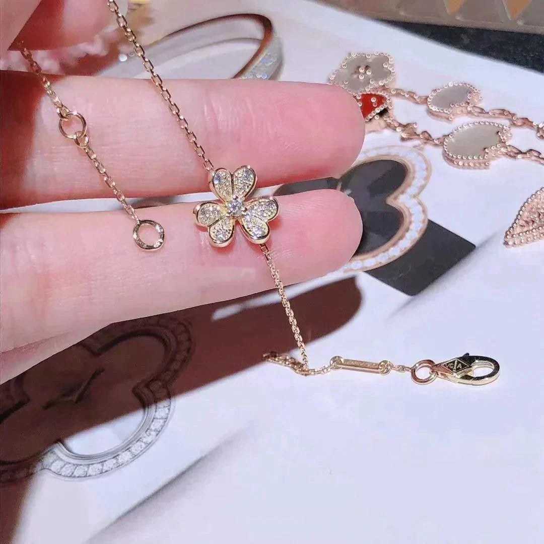 [Triumph Jewelry]FRIVOLE GOLD FLOWER DIAMOND BRACELET