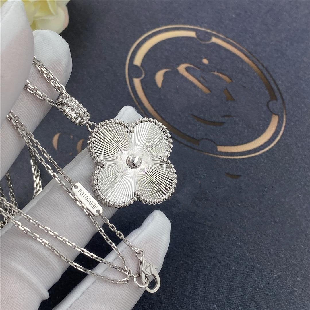 [Triumph Jewelry]CLOVER 25MM SILVER BIG CLOVER NECKLACE