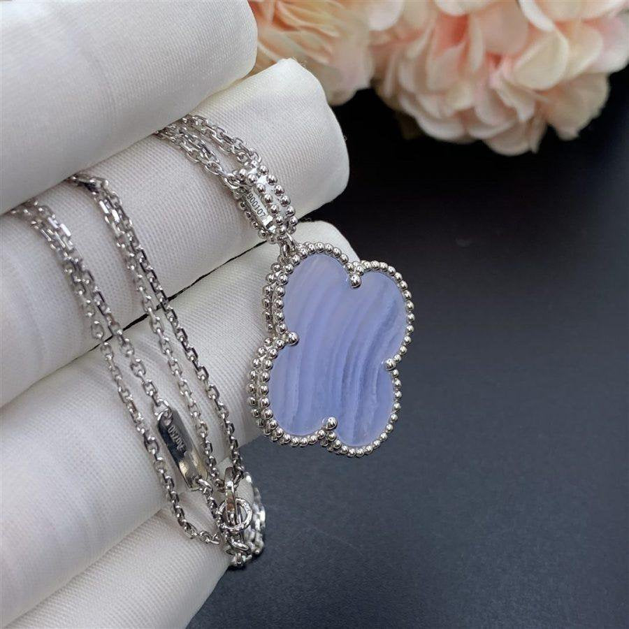 [Triumph Jewelry]CLOVER SILVER CHALCEDONY BIG CLOVER NECKLACE
