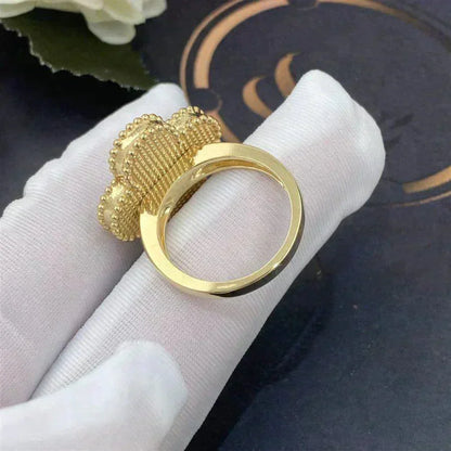 [Triumph Jewelry]CLOVER WHITE MOP RING