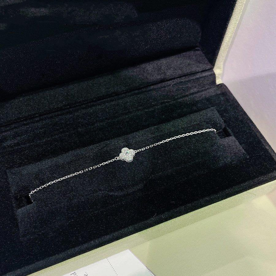 [Triumph Jewelry]CLOVER  SINGLE FLOWER BRACELET SILVER