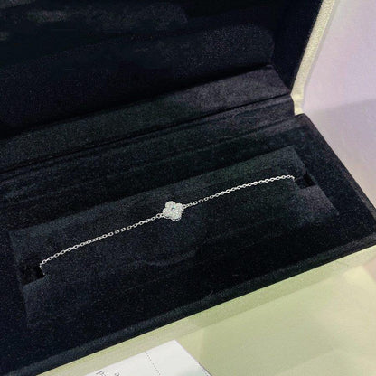 [Triumph Jewelry]CLOVER  SINGLE FLOWER BRACELET SILVER