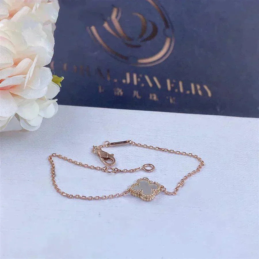 [Triumph Jewelry]CLOVER WHITE MOP SINGLE FLOWER BRACELET