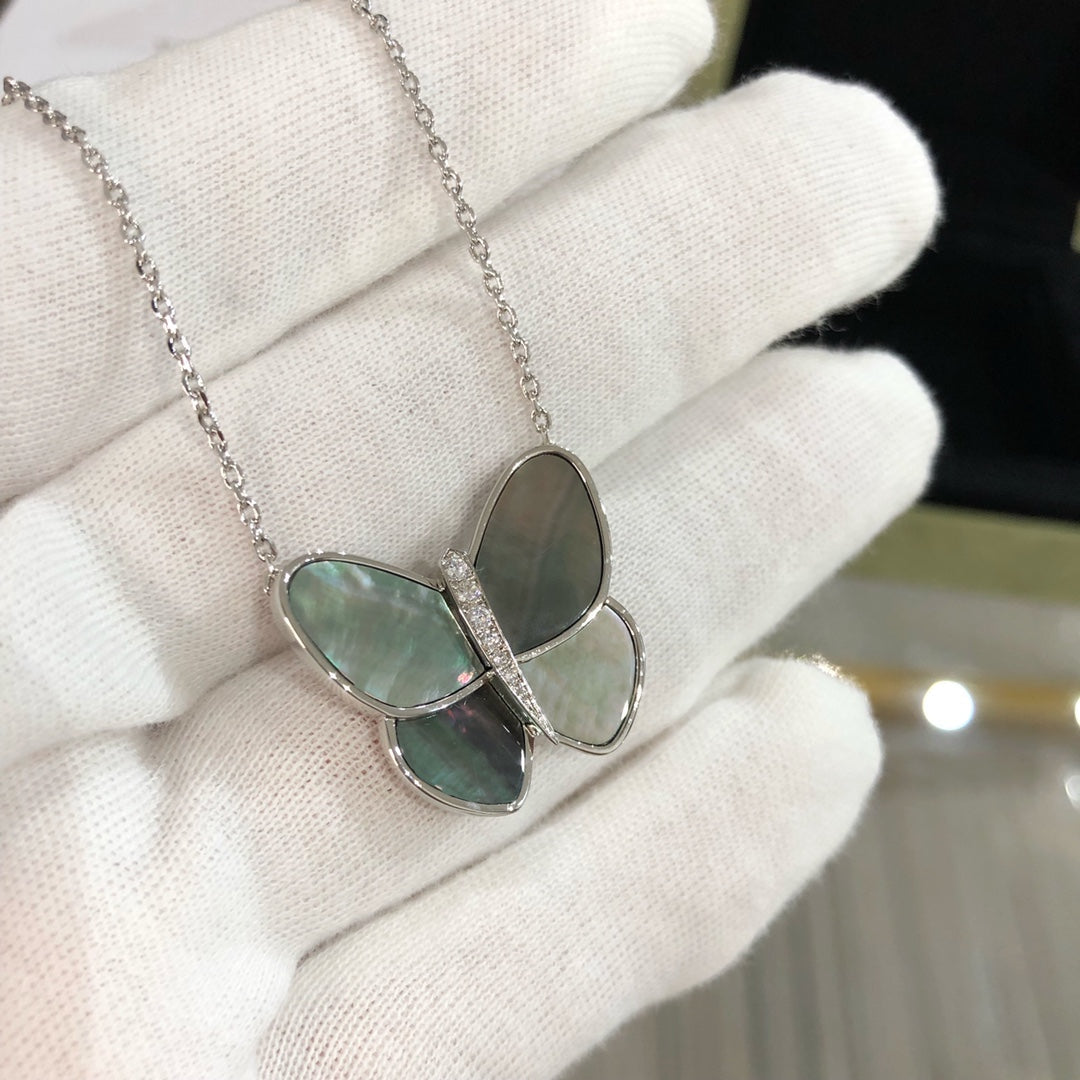 [Triumph Jewelry]LARGE BUTTERFLY SILVER PENDANT DIAMOND NECKLACE