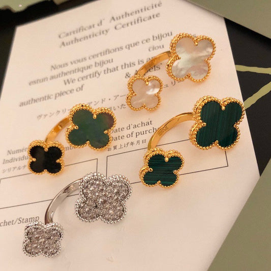 [Triumph Jewelry]CLOVER BETWEEN THE FINGER RING