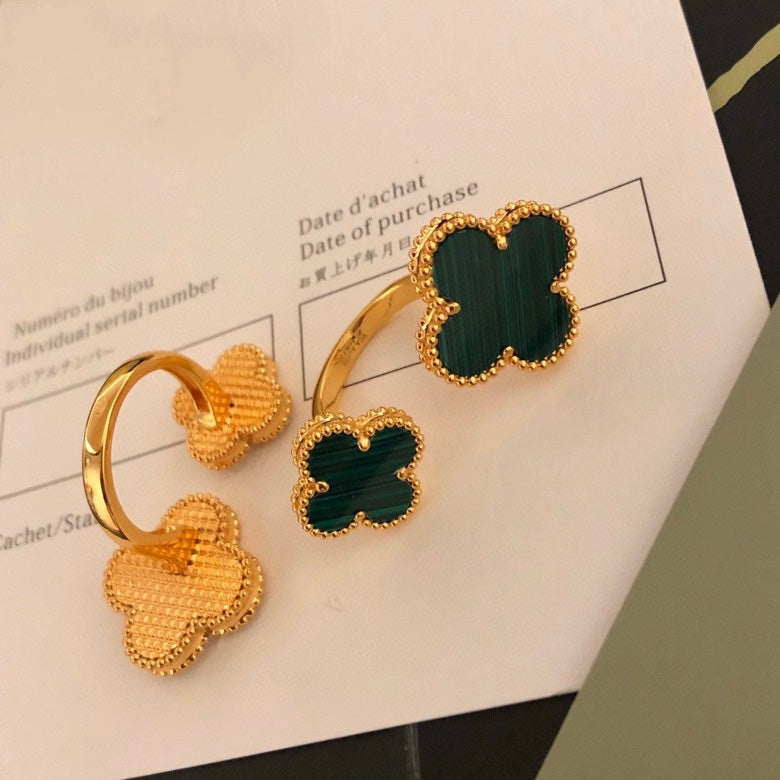 [Triumph Jewelry]CLOVER BETWEEN THE FINGER RING