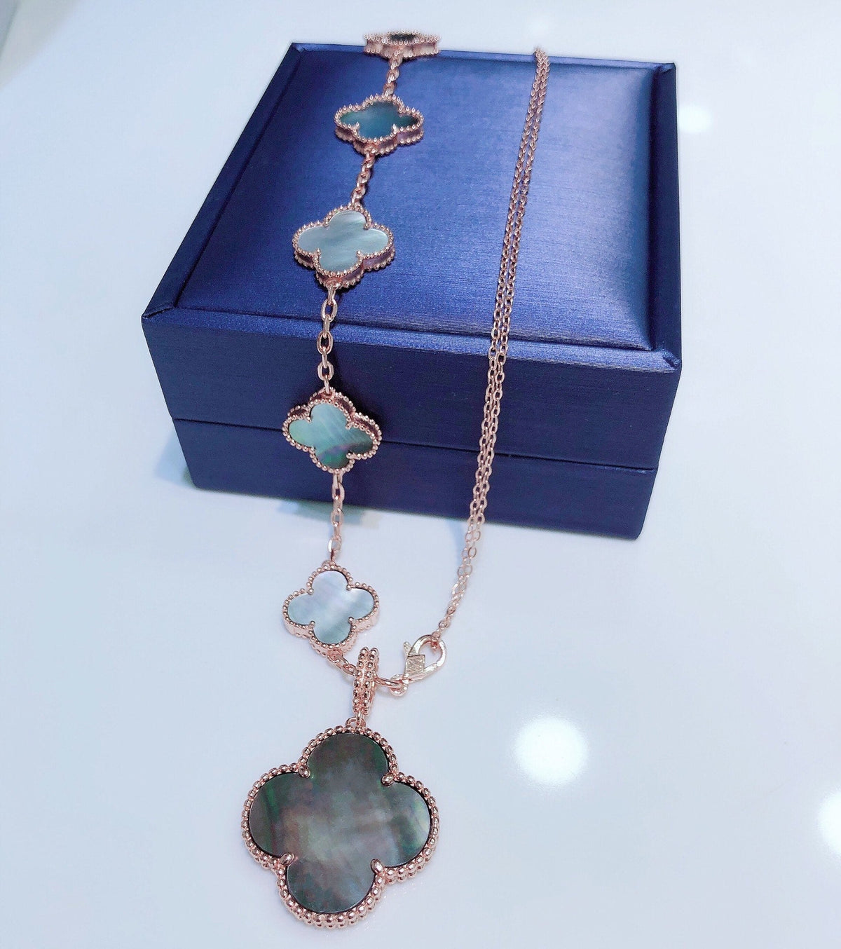 [Triumph Jewelry]COMBINED BRACELET 5 MOTIFS AND NECKLACE DARK MOP ROSE GOLD