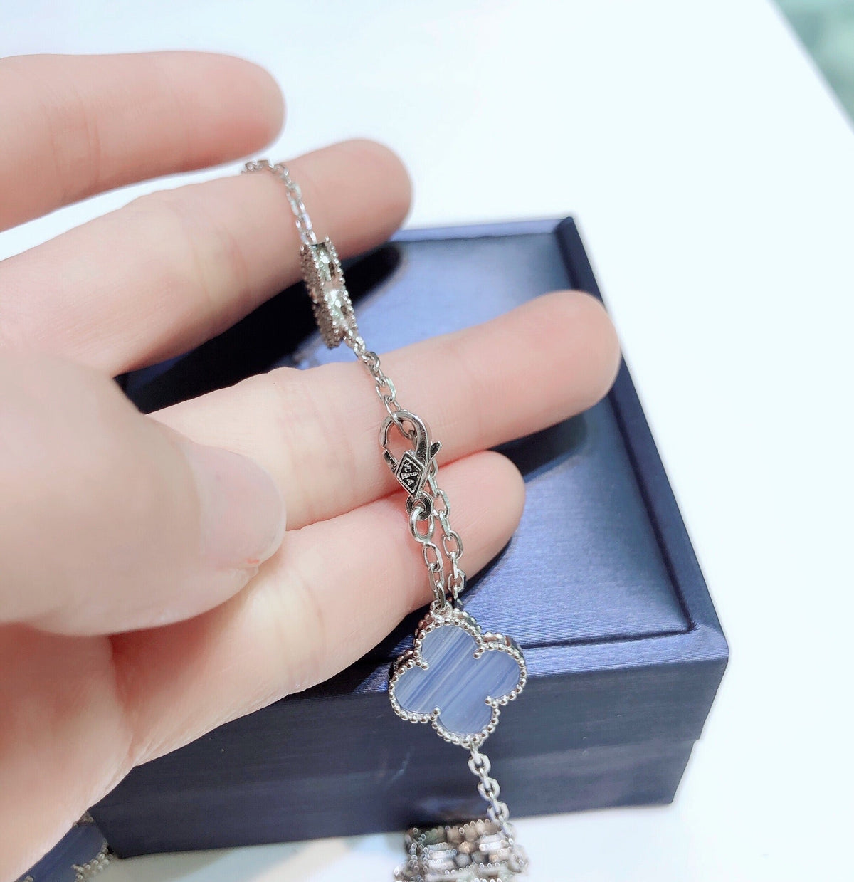 [Triumph Jewelry]CLOVER 10 MOTIFS CHALCEDONY DIAMONDS SILVER NECKLACE