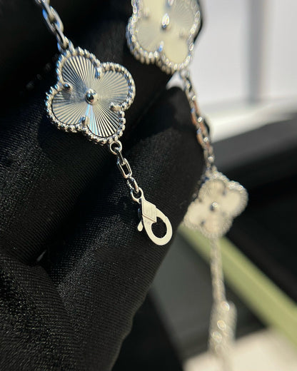 [Triumph Jewelry] CLOVER 5 MOTIF LASER BRACELET COLLECTION