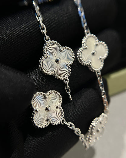 [Triumph Jewelry] CLOVER 5 MOTIF LASER BRACELET COLLECTION