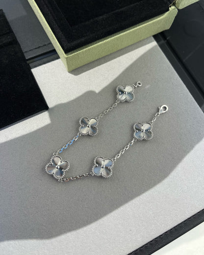 [Triumph Jewelry] CLOVER 5 MOTIF LASER BRACELET COLLECTION
